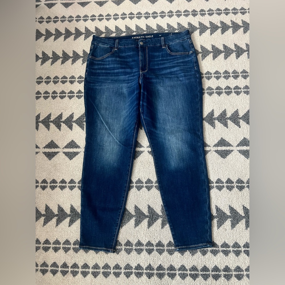 American Eagle‎ jeans.